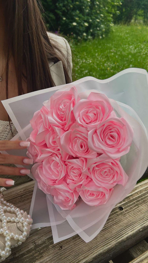 BOUQUET EN SATIN PRESTIGE 15ROSE